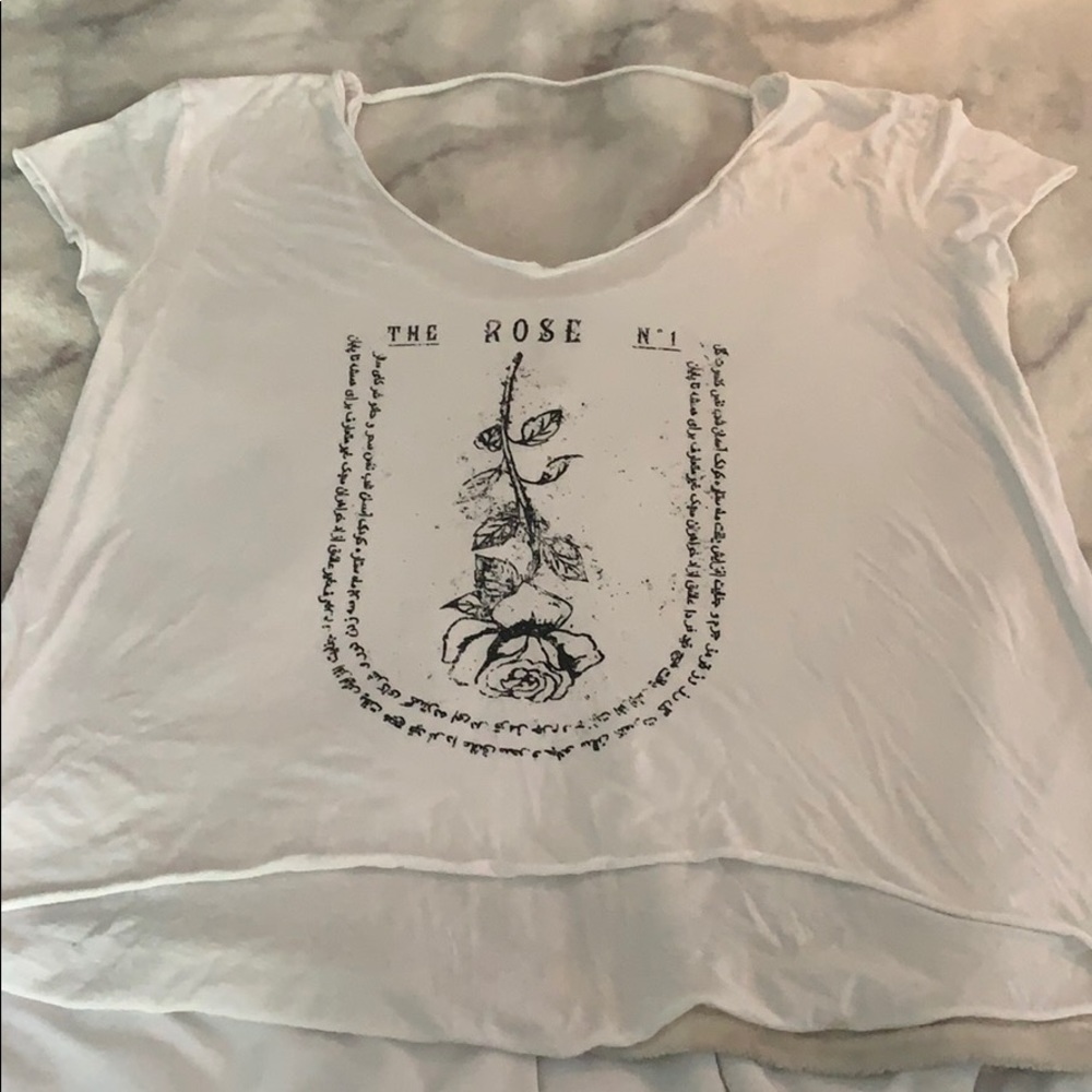 Knot Sisters white tee w black rose size M